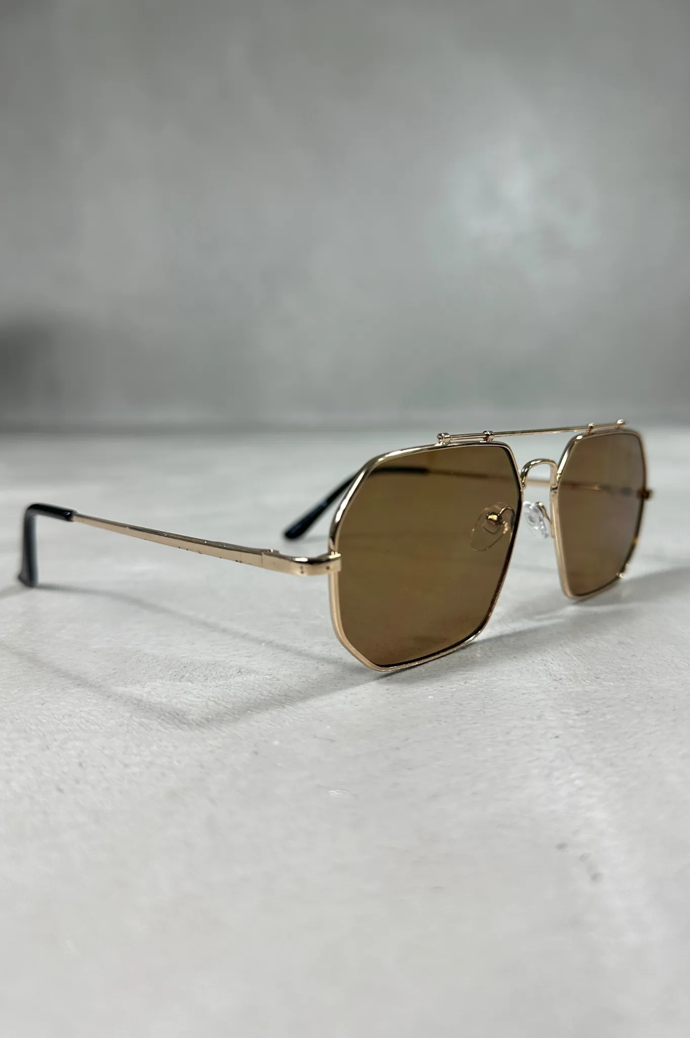 CAPO Heptagon Aviator Sunglasses - Gold